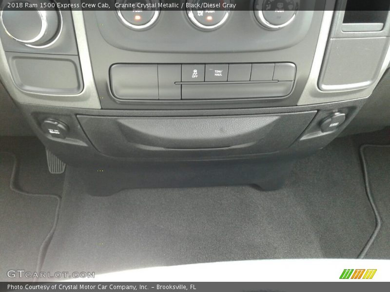 Granite Crystal Metallic / Black/Diesel Gray 2018 Ram 1500 Express Crew Cab