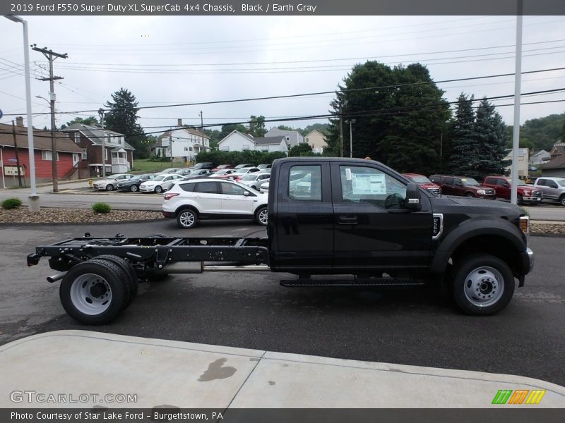 2019 F550 Super Duty XL SuperCab 4x4 Chassis Black