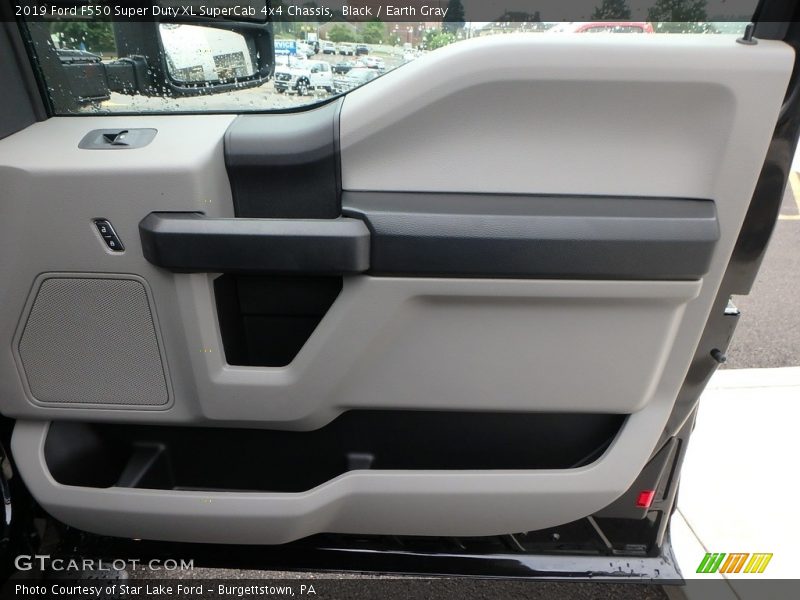 Door Panel of 2019 F550 Super Duty XL SuperCab 4x4 Chassis