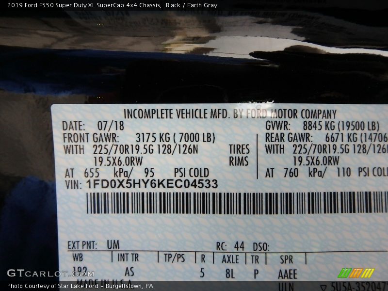2019 F550 Super Duty XL SuperCab 4x4 Chassis Black Color Code UM