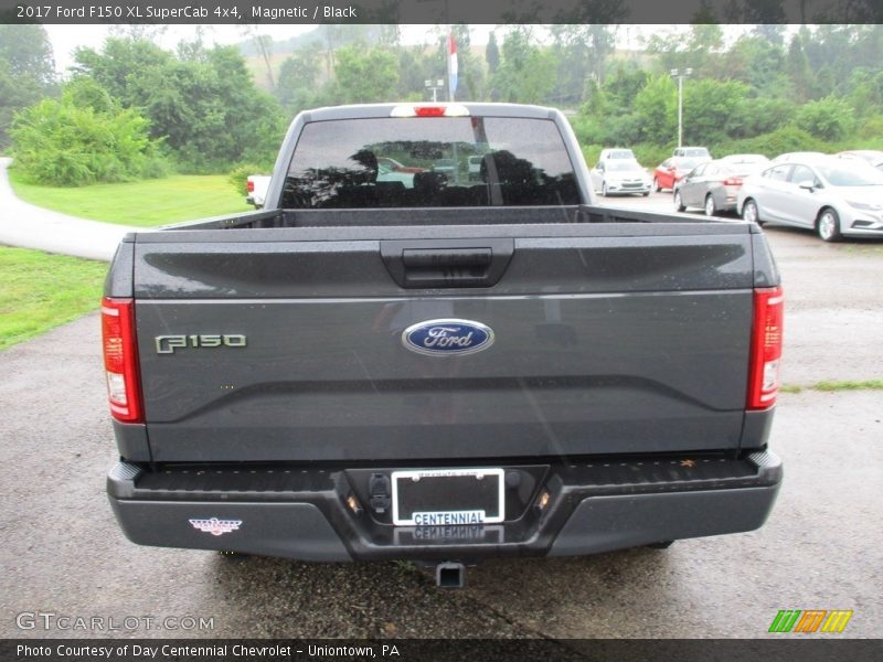 Magnetic / Black 2017 Ford F150 XL SuperCab 4x4