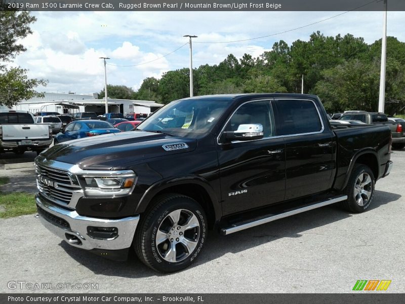 Rugged Brown Pearl / Mountain Brown/Light Frost Beige 2019 Ram 1500 Laramie Crew Cab