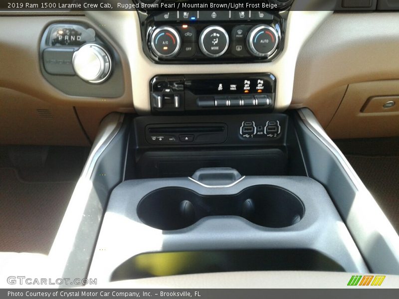 Rugged Brown Pearl / Mountain Brown/Light Frost Beige 2019 Ram 1500 Laramie Crew Cab