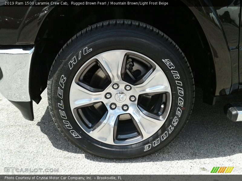Rugged Brown Pearl / Mountain Brown/Light Frost Beige 2019 Ram 1500 Laramie Crew Cab