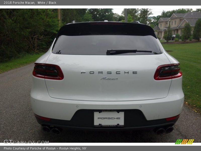 White / Black 2018 Porsche Macan