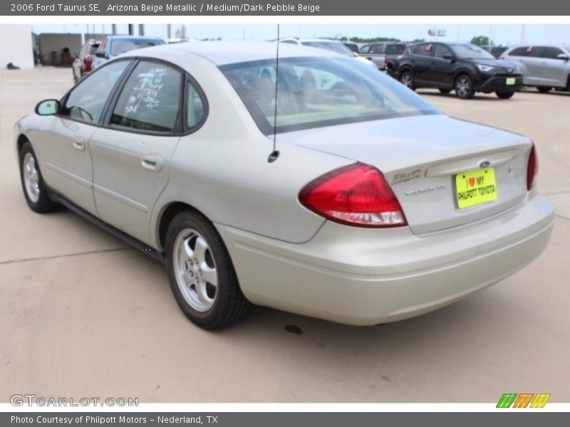 Arizona Beige Metallic / Medium/Dark Pebble Beige 2006 Ford Taurus SE