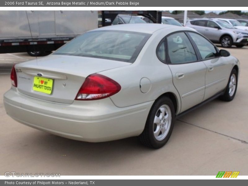 Arizona Beige Metallic / Medium/Dark Pebble Beige 2006 Ford Taurus SE