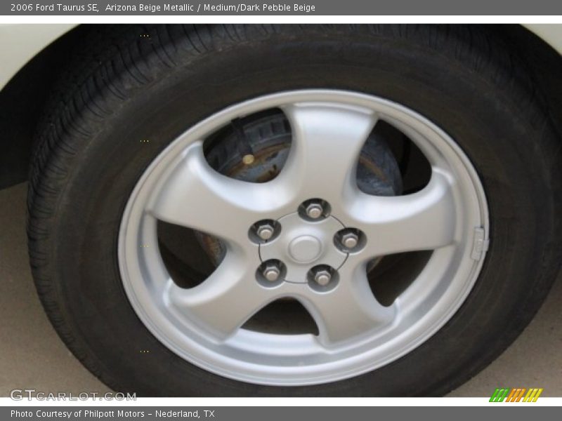 Arizona Beige Metallic / Medium/Dark Pebble Beige 2006 Ford Taurus SE