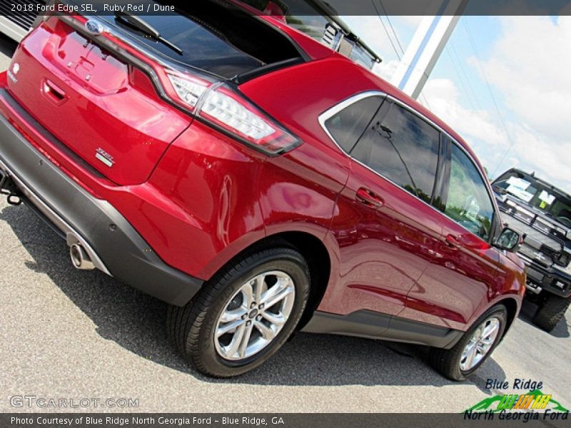Ruby Red / Dune 2018 Ford Edge SEL