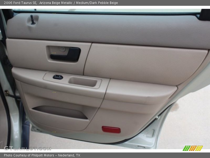 Arizona Beige Metallic / Medium/Dark Pebble Beige 2006 Ford Taurus SE
