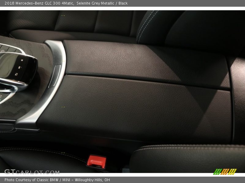 Selenite Grey Metallic / Black 2018 Mercedes-Benz GLC 300 4Matic