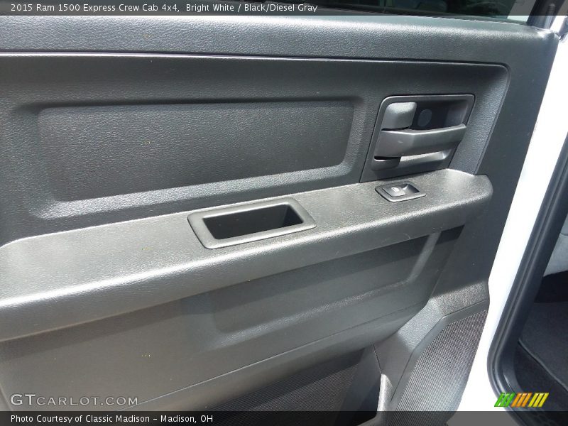 Bright White / Black/Diesel Gray 2015 Ram 1500 Express Crew Cab 4x4