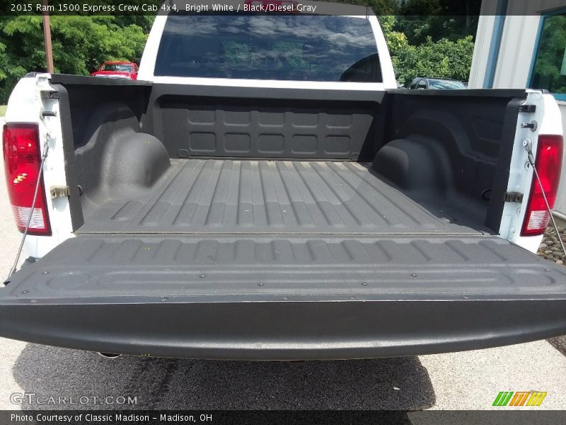 Bright White / Black/Diesel Gray 2015 Ram 1500 Express Crew Cab 4x4