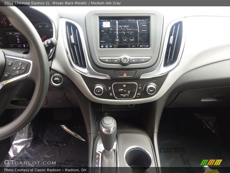 Mosaic Black Metallic / Medium Ash Gray 2019 Chevrolet Equinox LS