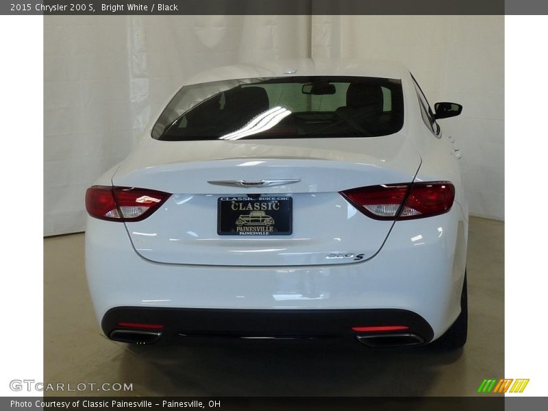 Bright White / Black 2015 Chrysler 200 S