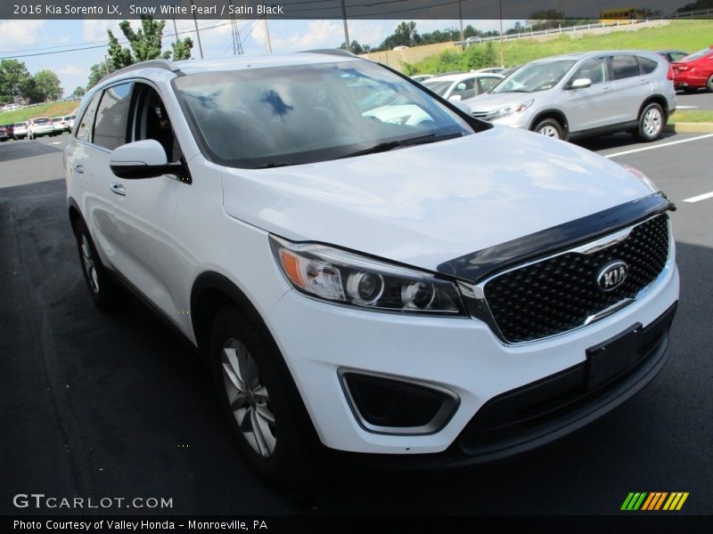 Snow White Pearl / Satin Black 2016 Kia Sorento LX