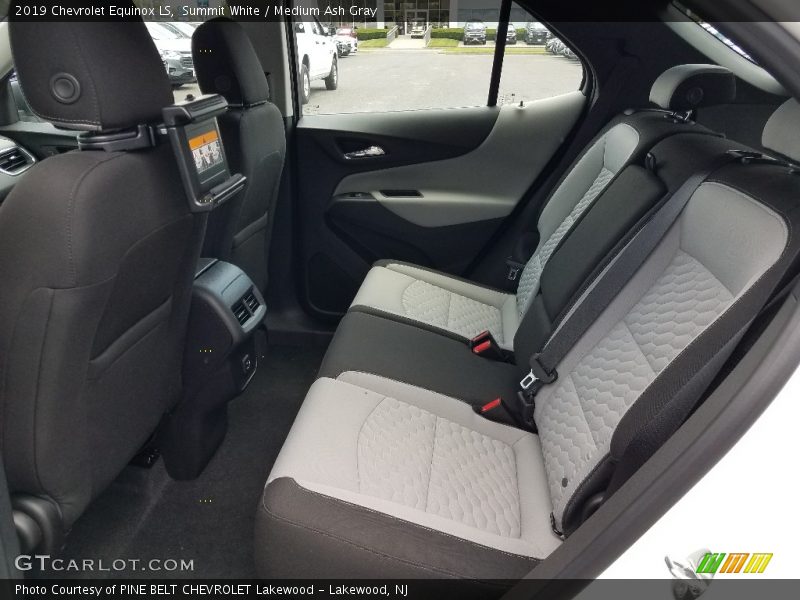 Summit White / Medium Ash Gray 2019 Chevrolet Equinox LS