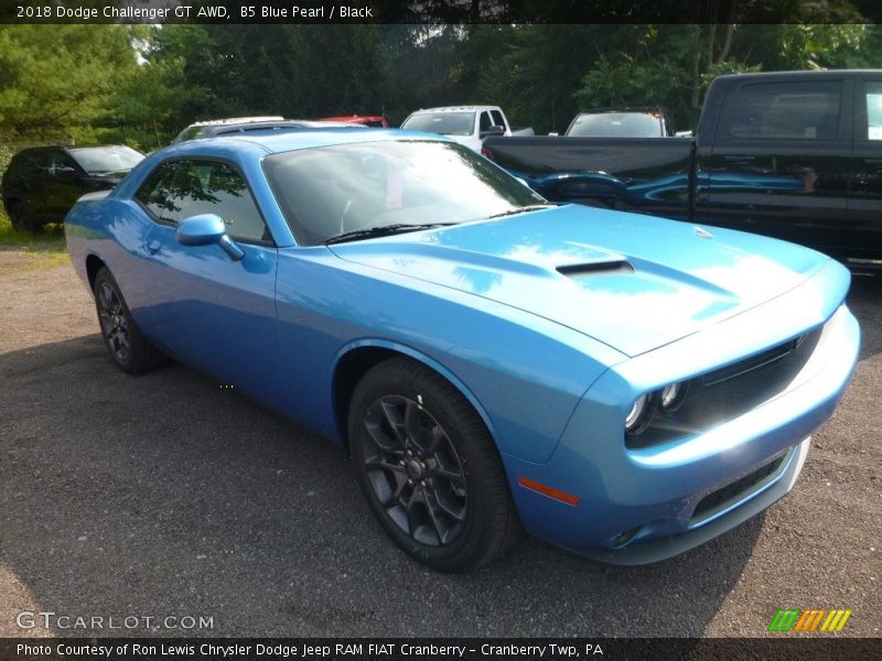 Front 3/4 View of 2018 Challenger GT AWD