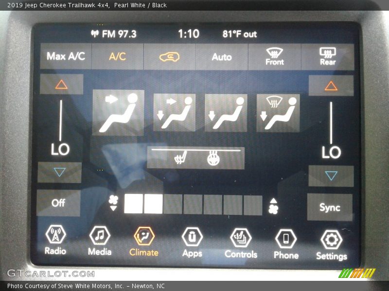 Pearl White / Black 2019 Jeep Cherokee Trailhawk 4x4