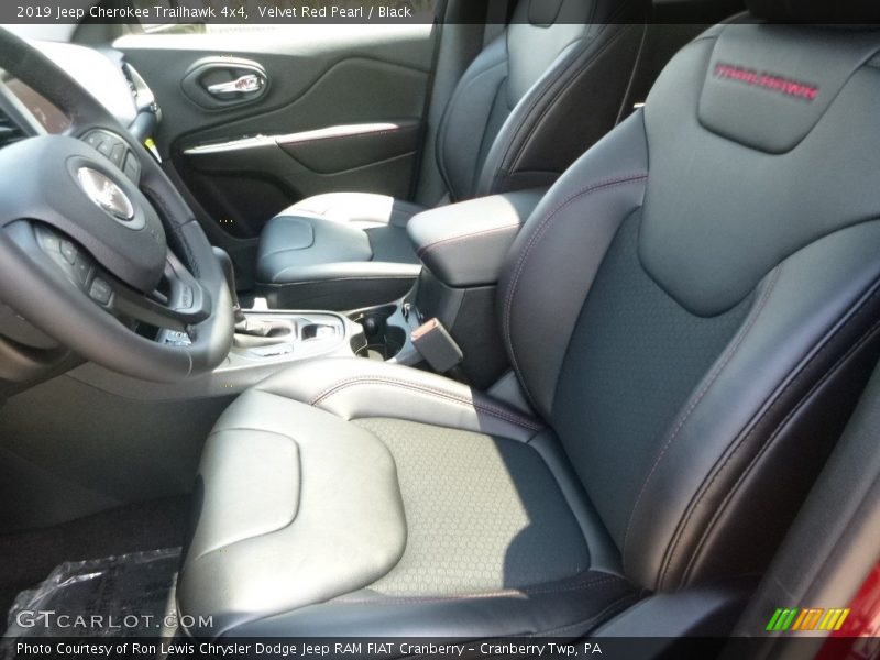 Velvet Red Pearl / Black 2019 Jeep Cherokee Trailhawk 4x4