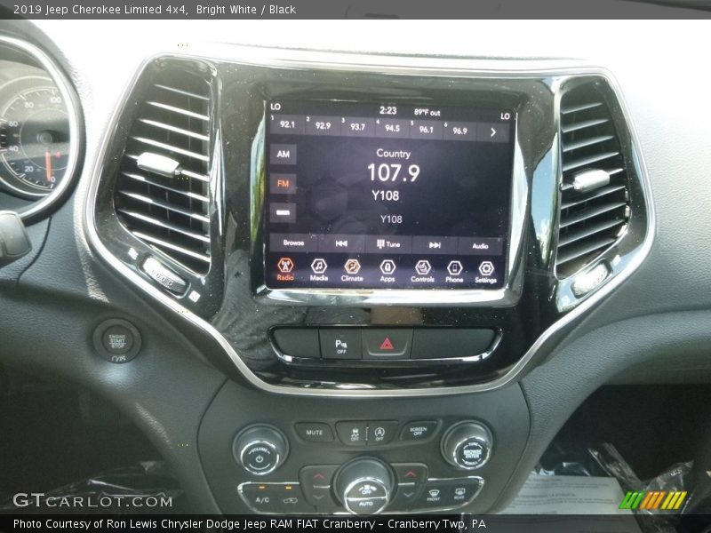 Bright White / Black 2019 Jeep Cherokee Limited 4x4