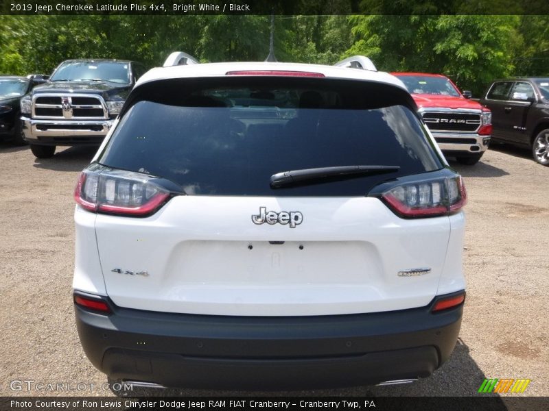 Bright White / Black 2019 Jeep Cherokee Latitude Plus 4x4