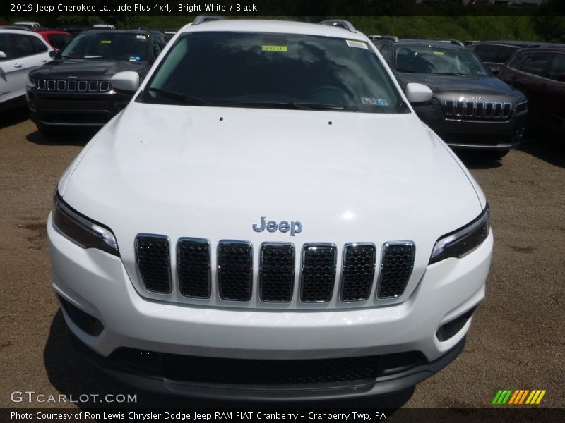 Bright White / Black 2019 Jeep Cherokee Latitude Plus 4x4