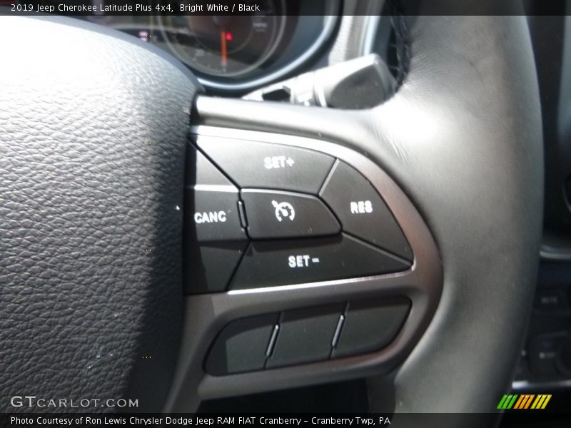 Bright White / Black 2019 Jeep Cherokee Latitude Plus 4x4