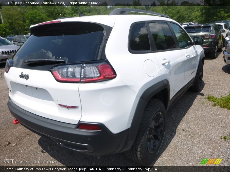 Bright White / Black 2019 Jeep Cherokee Trailhawk 4x4