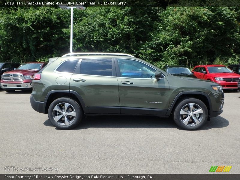 Olive Green Pearl / Black/Ski Grey 2019 Jeep Cherokee Limited 4x4