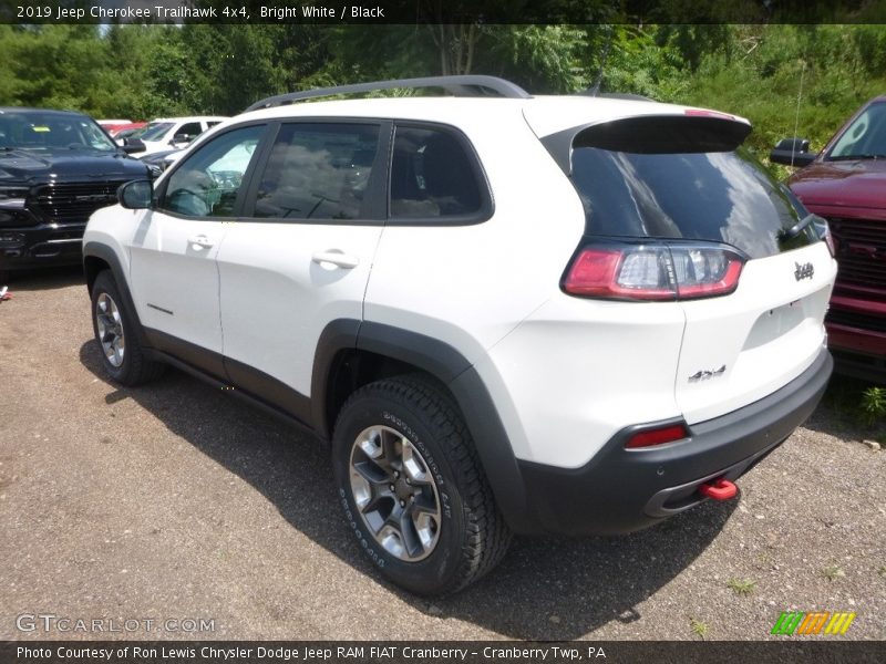 Bright White / Black 2019 Jeep Cherokee Trailhawk 4x4