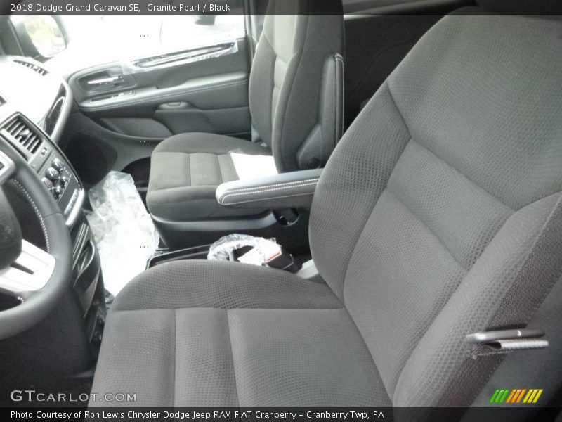 Granite Pearl / Black 2018 Dodge Grand Caravan SE