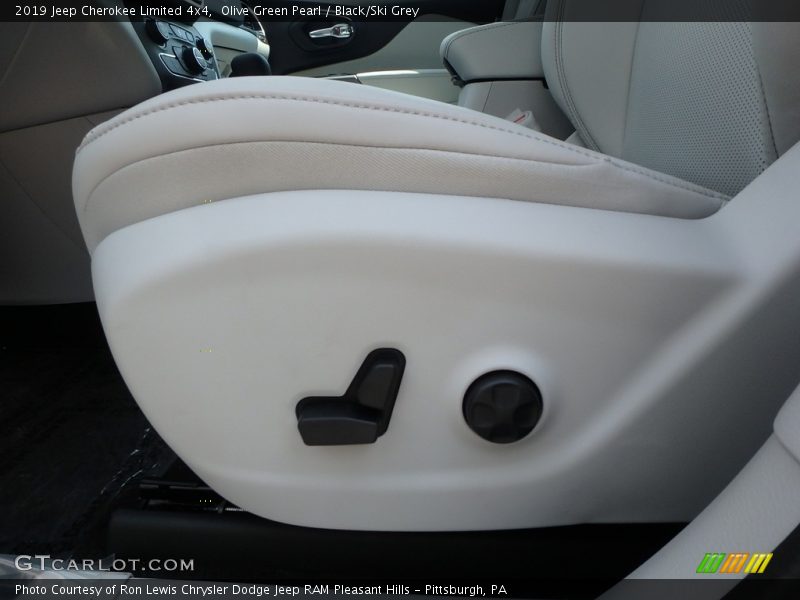 Olive Green Pearl / Black/Ski Grey 2019 Jeep Cherokee Limited 4x4