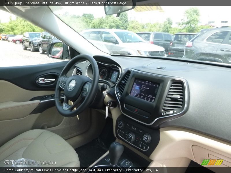 Bright White / Black/Light Frost Beige 2019 Jeep Cherokee Latitude 4x4