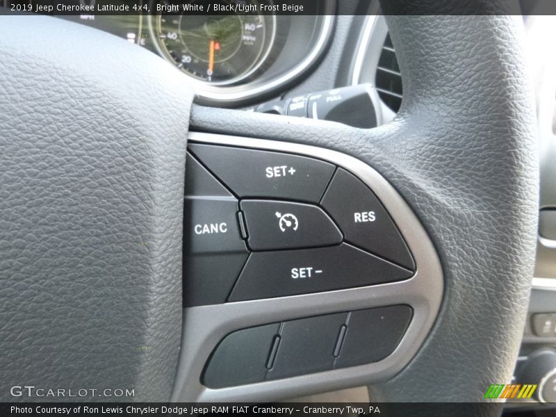 Bright White / Black/Light Frost Beige 2019 Jeep Cherokee Latitude 4x4