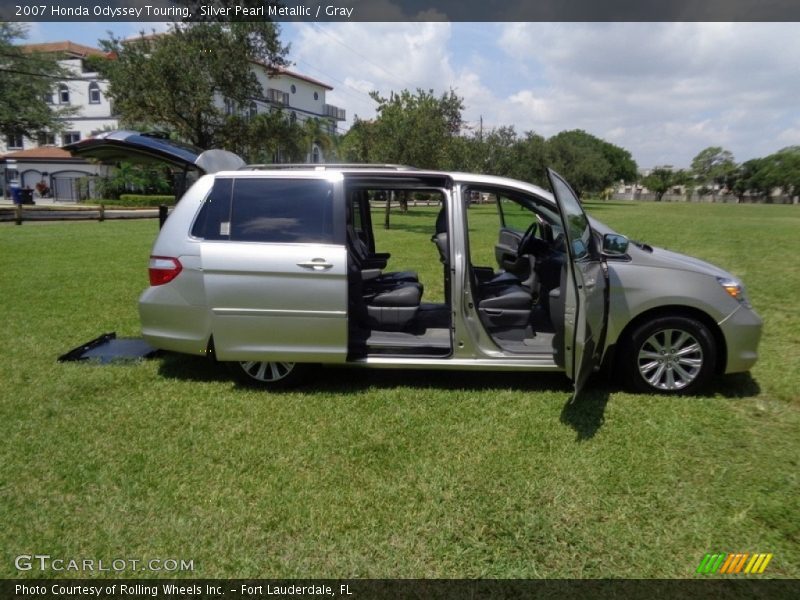Silver Pearl Metallic / Gray 2007 Honda Odyssey Touring
