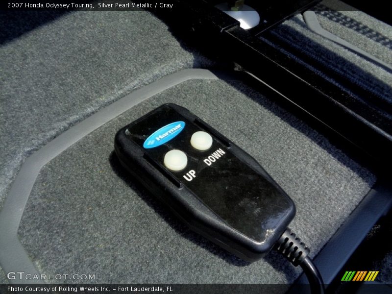 Silver Pearl Metallic / Gray 2007 Honda Odyssey Touring