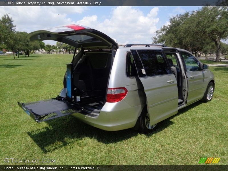 Silver Pearl Metallic / Gray 2007 Honda Odyssey Touring