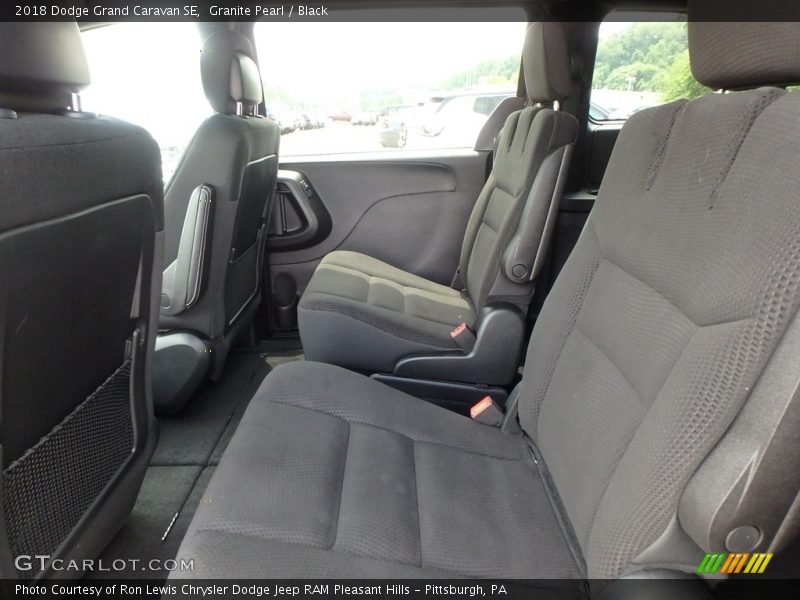 Granite Pearl / Black 2018 Dodge Grand Caravan SE