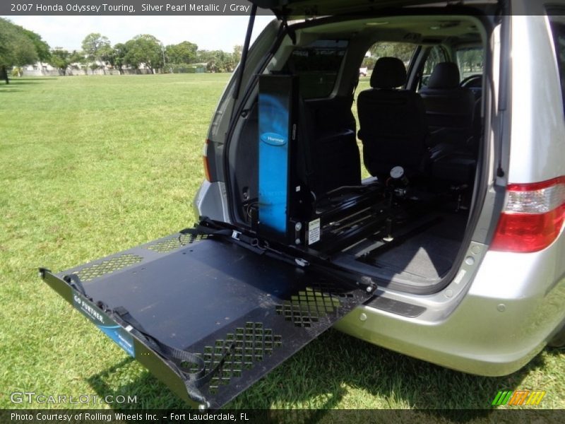 Silver Pearl Metallic / Gray 2007 Honda Odyssey Touring