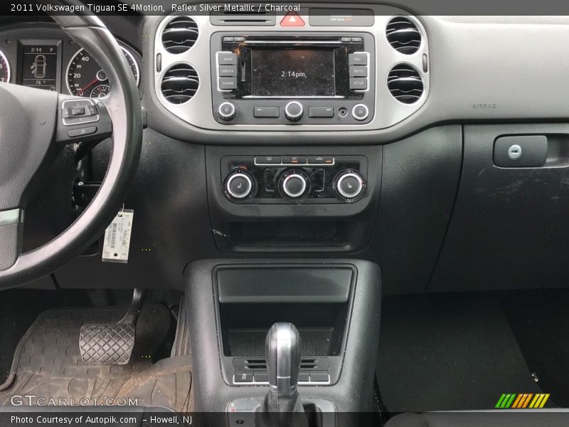 Reflex Silver Metallic / Charcoal 2011 Volkswagen Tiguan SE 4Motion