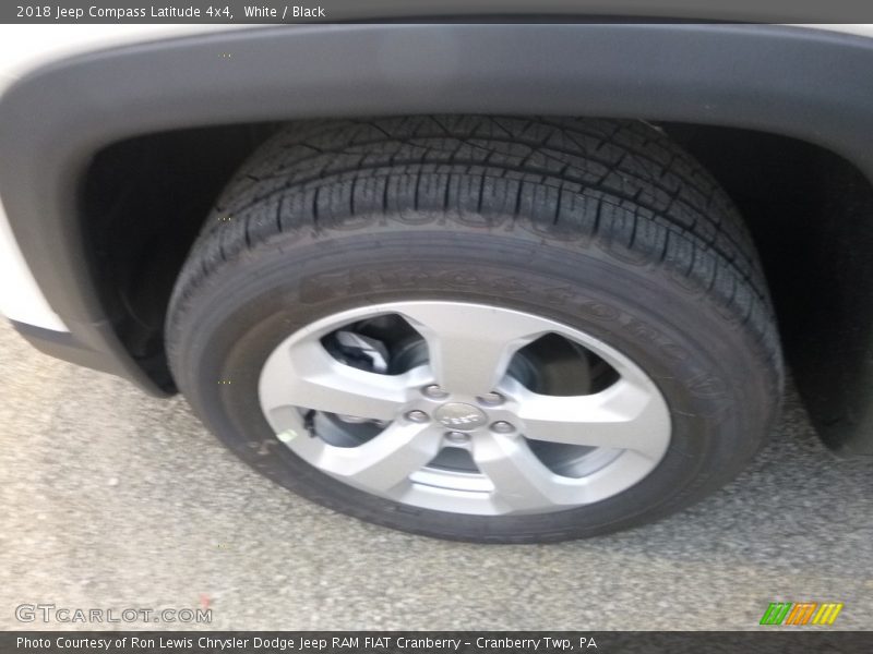 White / Black 2018 Jeep Compass Latitude 4x4