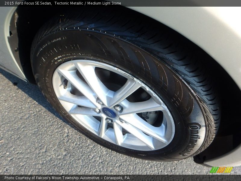 Tectonic Metallic / Medium Light Stone 2015 Ford Focus SE Sedan