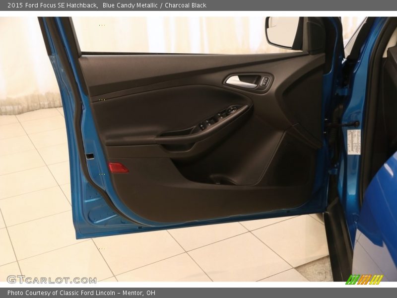Blue Candy Metallic / Charcoal Black 2015 Ford Focus SE Hatchback