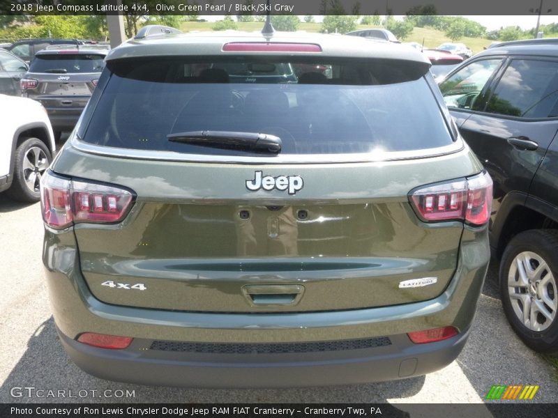 Olive Green Pearl / Black/Ski Gray 2018 Jeep Compass Latitude 4x4