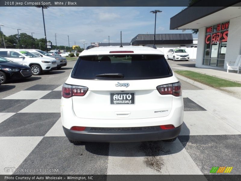 White / Black 2018 Jeep Compass Sport