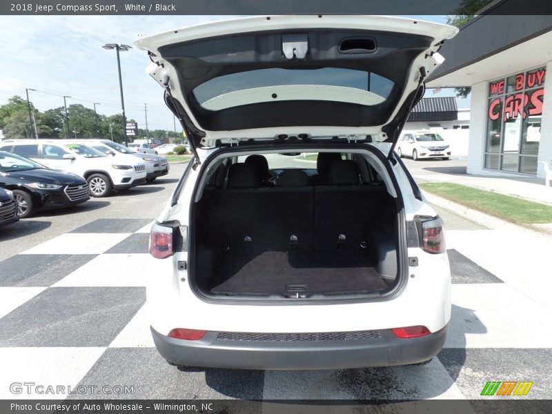 White / Black 2018 Jeep Compass Sport