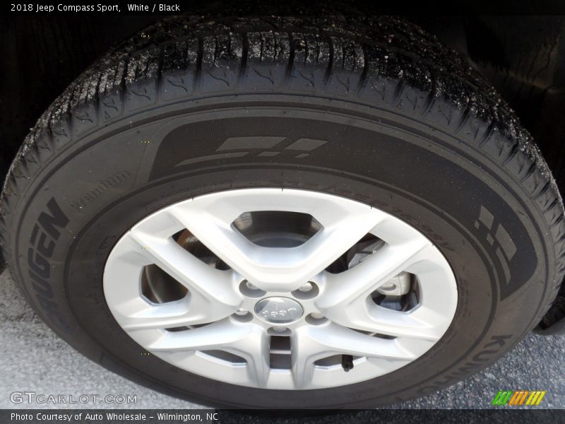 White / Black 2018 Jeep Compass Sport
