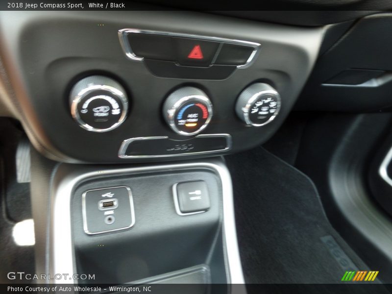 White / Black 2018 Jeep Compass Sport