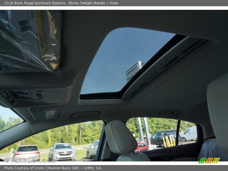 Ebony Twilight Metallic / Shale 2018 Buick Regal Sportback Essence